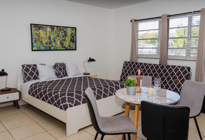 Steps To The Beach Christmas Vacation Pool