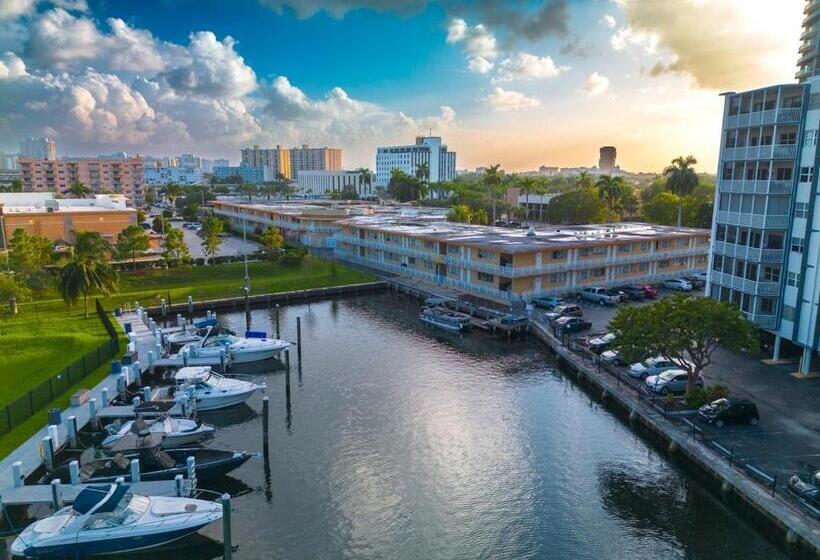 Steps To The Beach Christmas Vacation Pool