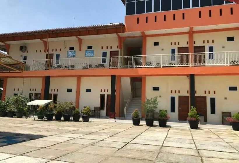 Retkeilymaja Penginapan Intan Bandara