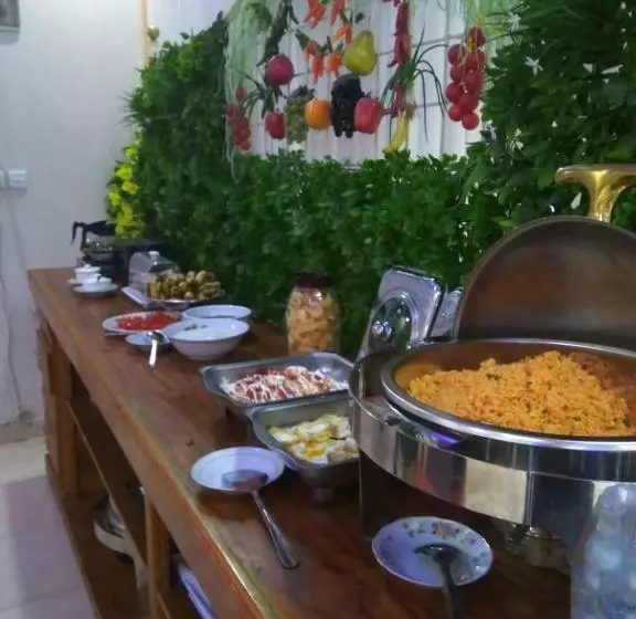 Retkeilymaja Penginapan Intan Bandara