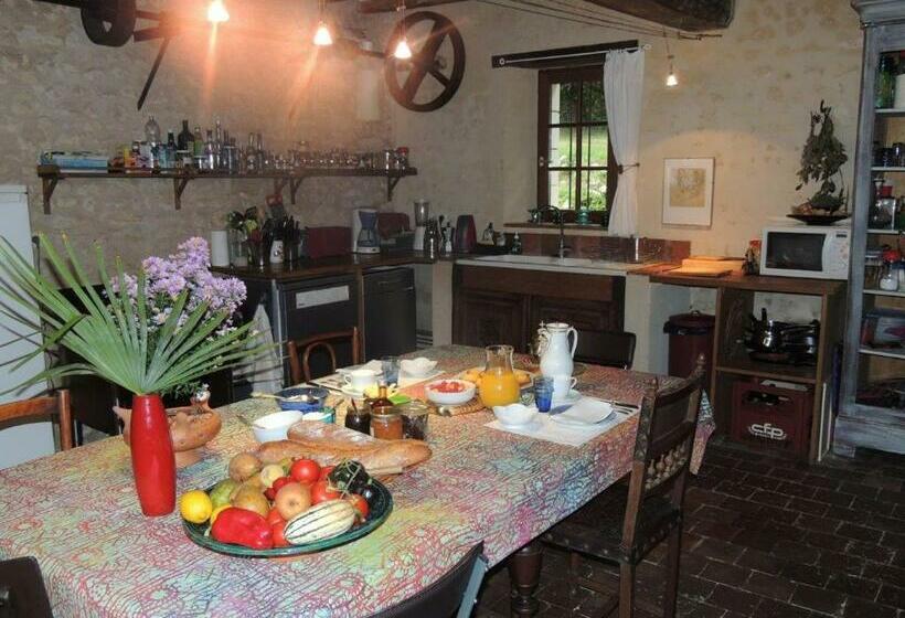 تختخواب و صبحانه La Maison Des Aubées