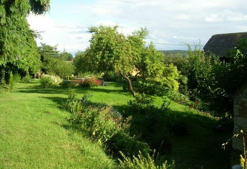 تختخواب و صبحانه La Maison Des Aubées