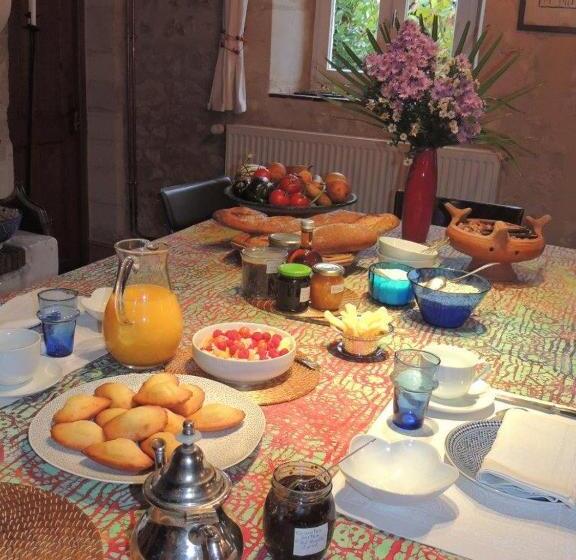 تختخواب و صبحانه La Maison Des Aubées