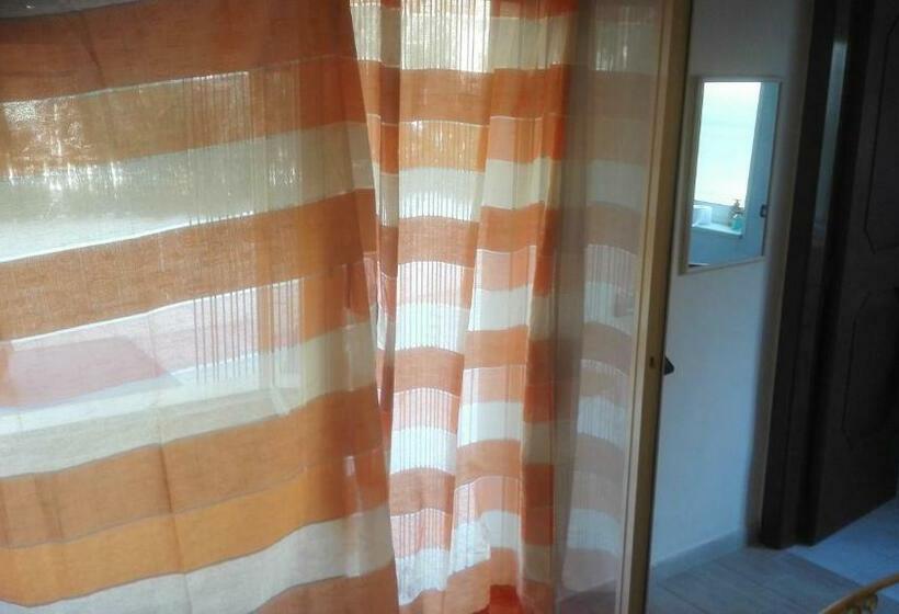 ベッドアンドブレックファースト La Pinetina