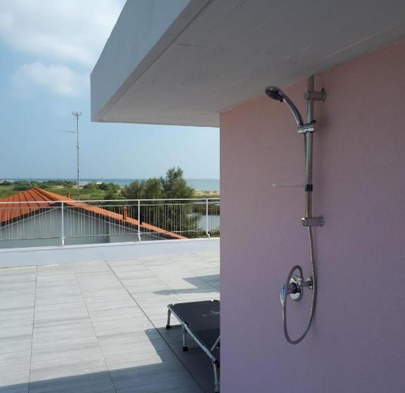 تختخواب و صبحانه R&b Manga Rosas