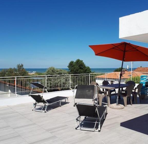 تختخواب و صبحانه R&b Manga Rosas