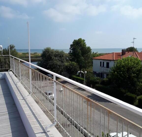 تختخواب و صبحانه R&b Manga Rosas