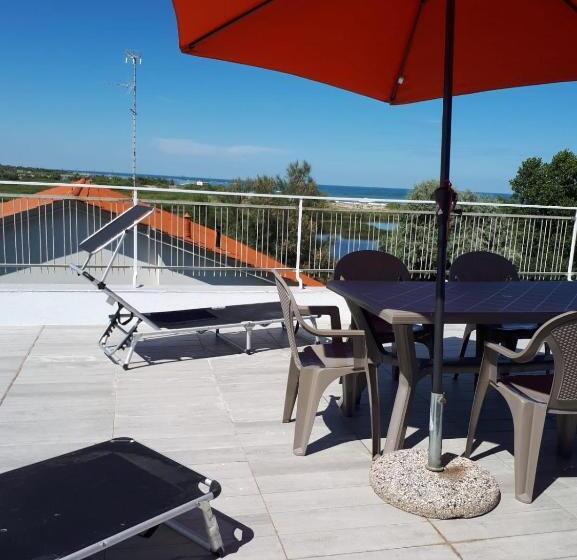 تختخواب و صبحانه R&b Manga Rosas