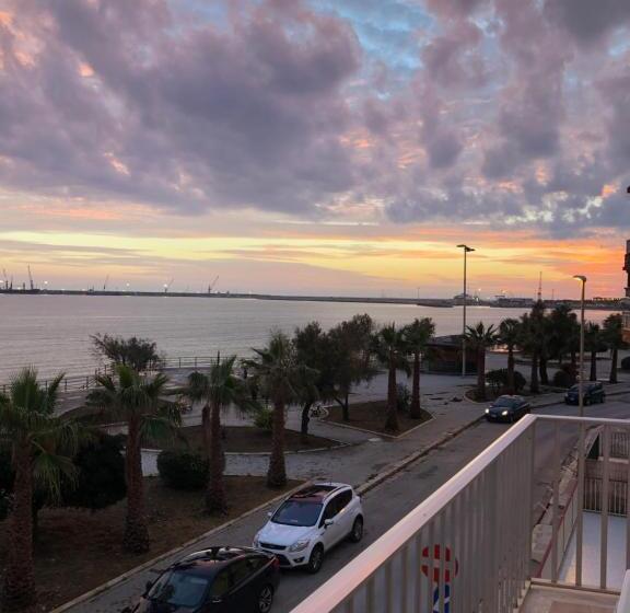 צימר Sea Beach Pozzallo