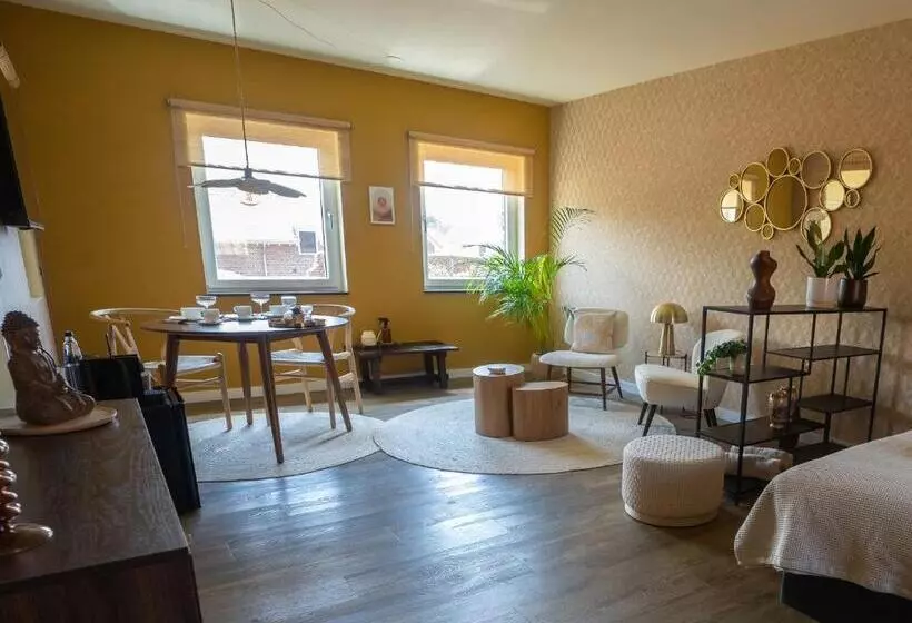 Aamiaismajoitus (B&B) Tweezeven