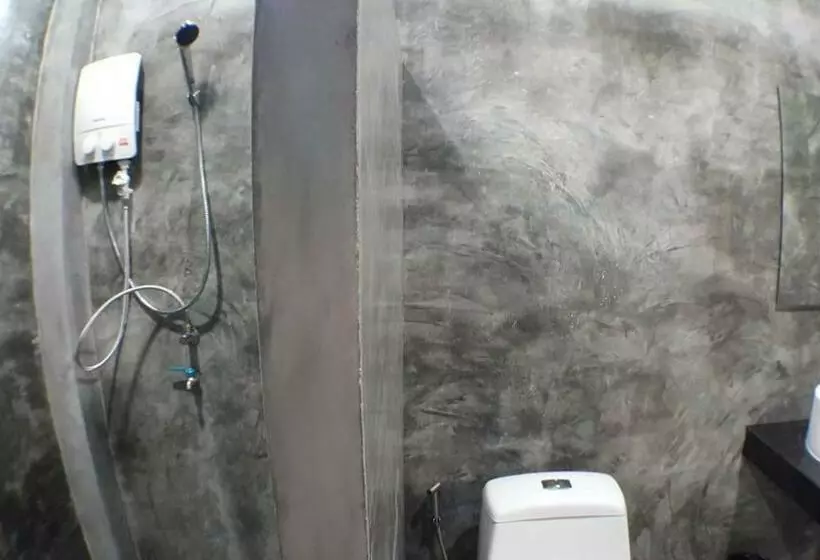 ホテル Ban Bunsawaeng Resort