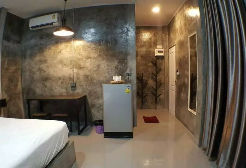 ホテル Ban Bunsawaeng Resort