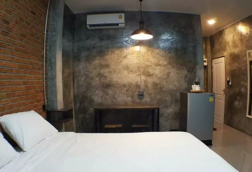 ホテル Ban Bunsawaeng Resort