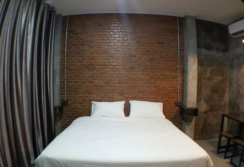 ホテル Ban Bunsawaeng Resort