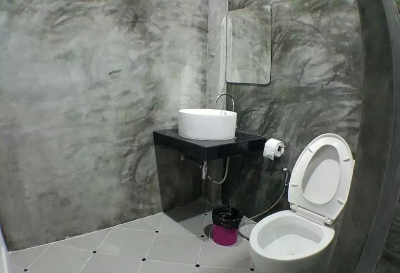 ホテル Ban Bunsawaeng Resort