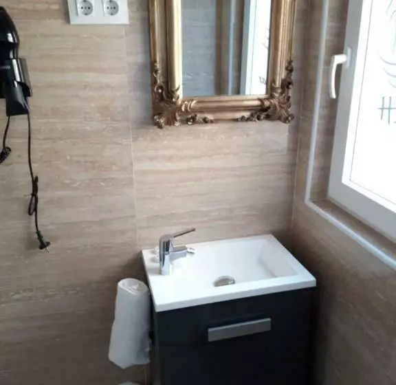 ペンション H.albar Mieres