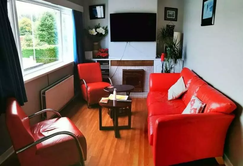 تختخواب و صبحانه Farnham House