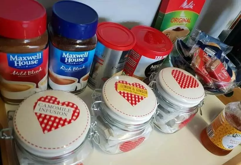 تختخواب و صبحانه Farnham House