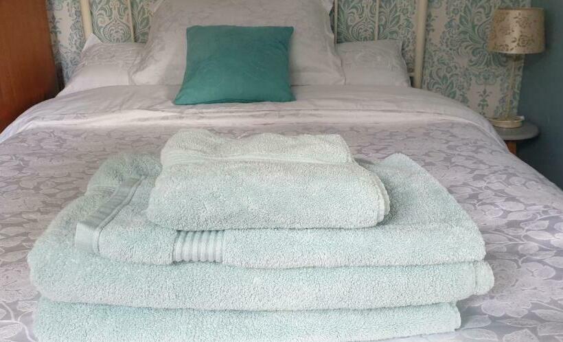 Nocleg ze śniadaniem Farnham House