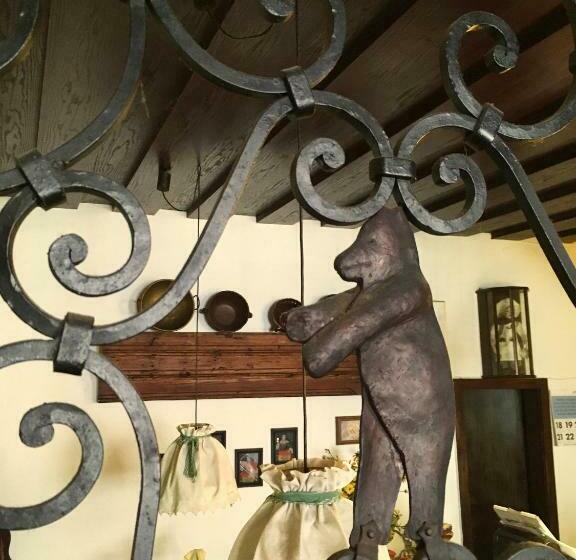 ベッドアンドブレックファースト Gasthof Pension Schwarzer Bär