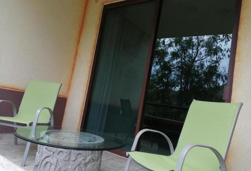 هتل Casa Del Arbol