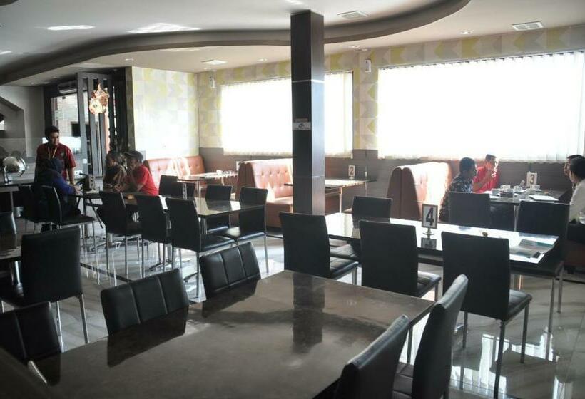 Grand Krakatau Hotel Serang