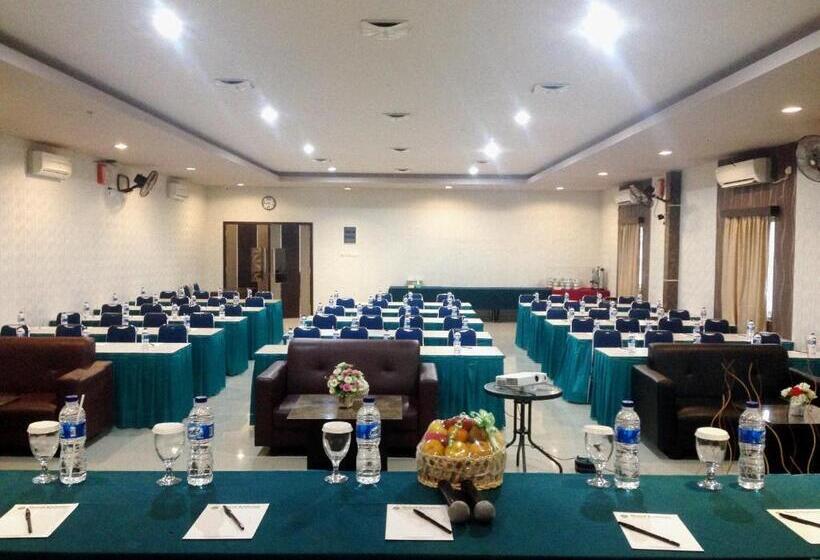 Grand Krakatau Hotel Serang