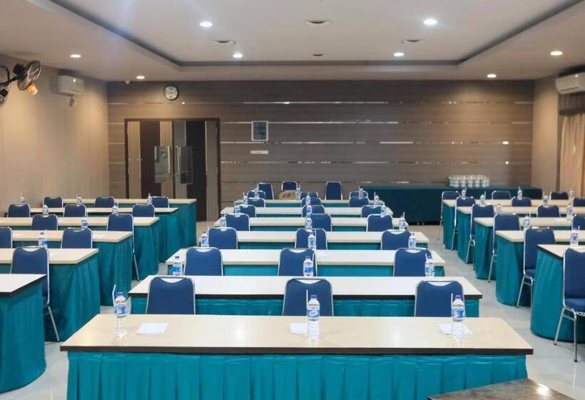 Grand Krakatau Hotel Serang