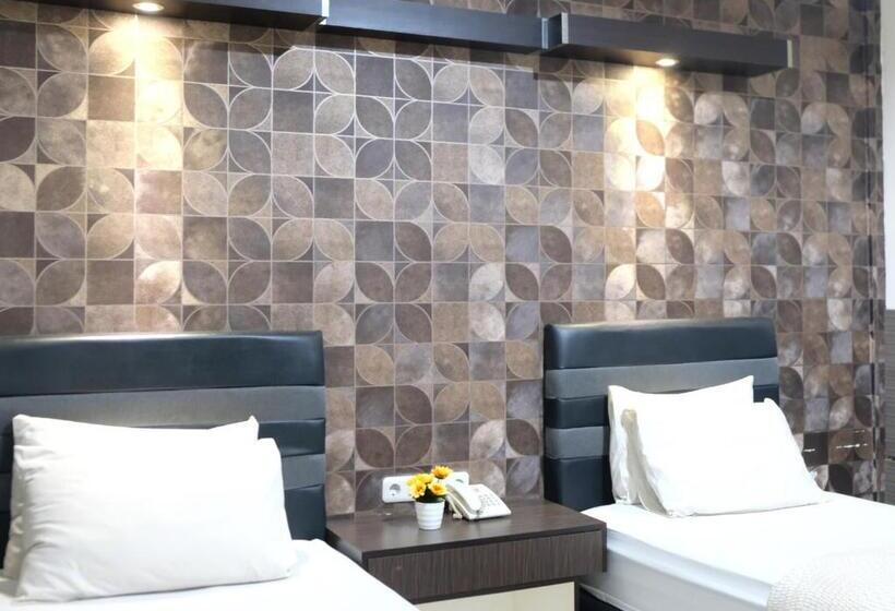 Grand Krakatau Hotel Serang