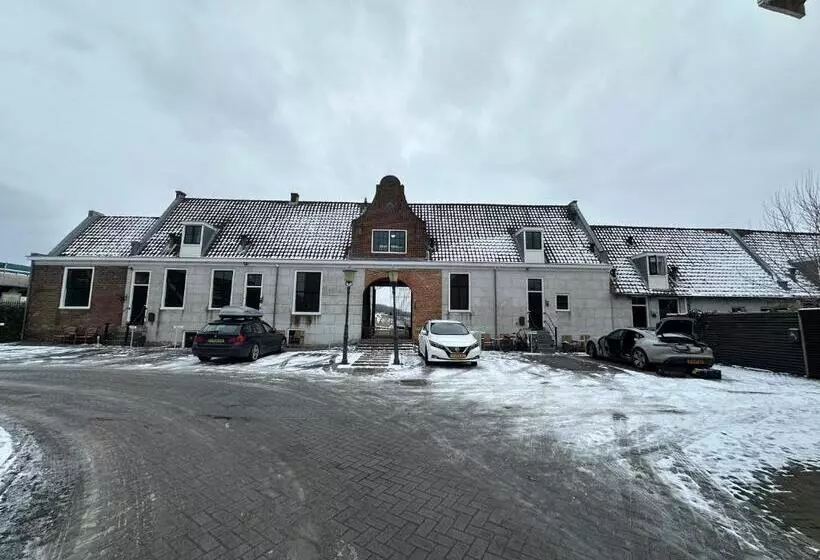 Hotelli Huisjes Aan De Amstel Your Home Away From Home