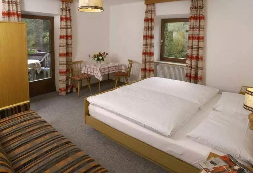 Hotelli Muller Private Rooms