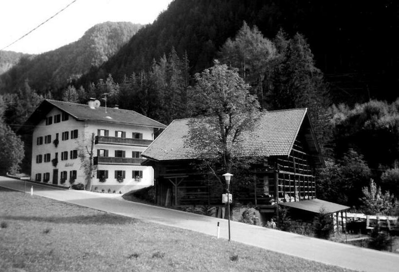 Hotelli Muller Private Rooms