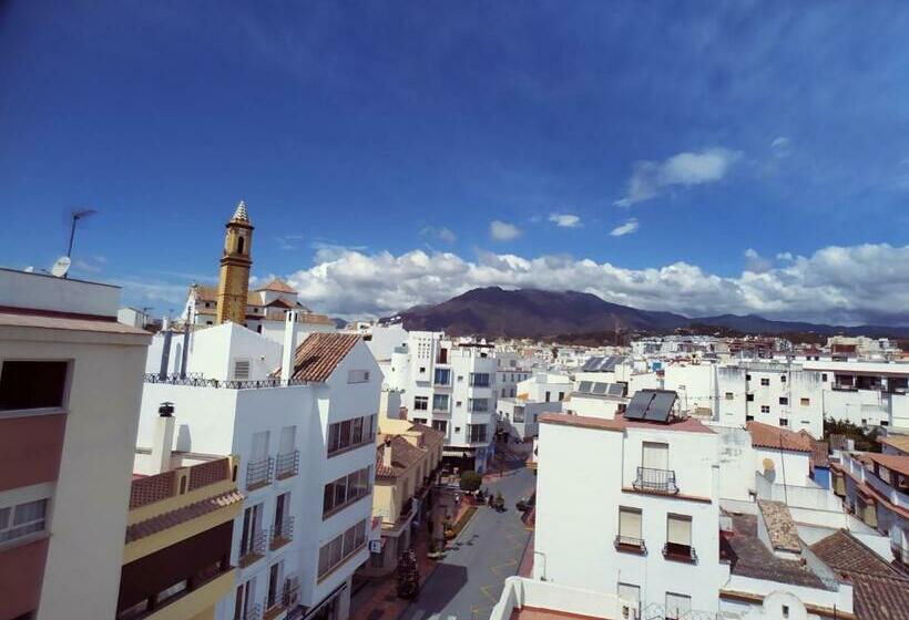 Отель Royal Suites Estepona