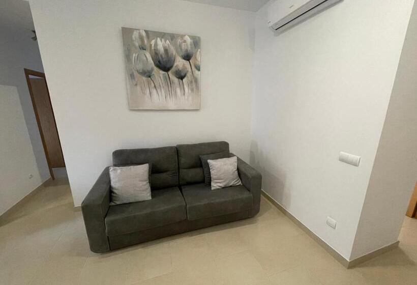 Отель Royal Suites Estepona