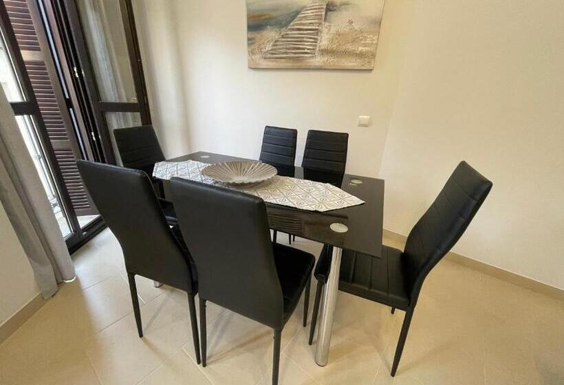 Отель Royal Suites Estepona