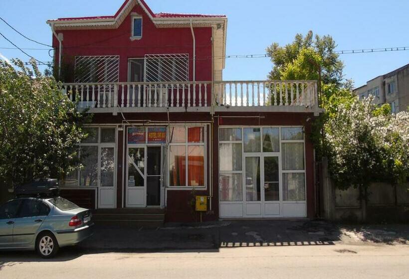 فندق Continental