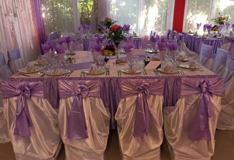 فندق Continental