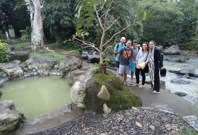 פנסיון Buana Asti Homestay