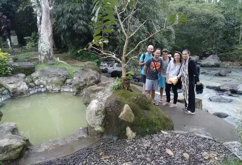 پانسیون Buana Asti Homestay