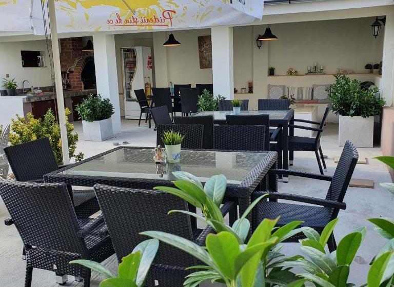 پانسیون Vila De La Lugas