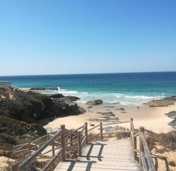 Pirata Hostel Milfontes