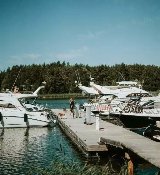 Hotelli Tackork Gård & Marina