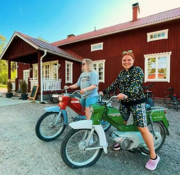 Hotelli Tackork Gård & Marina