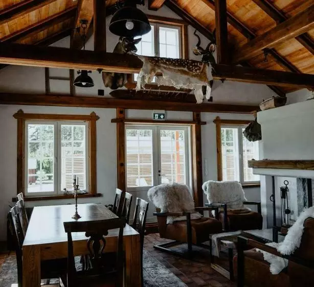 Hotelli Tackork Gård & Marina