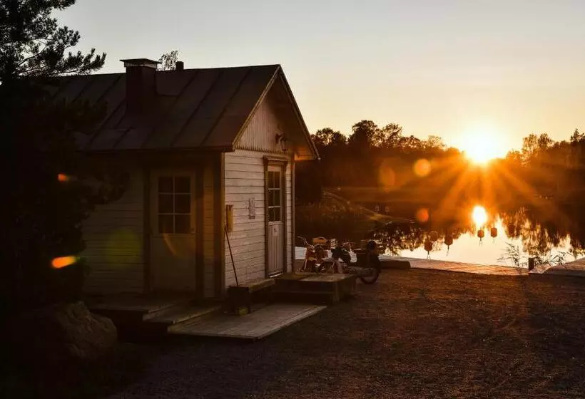 Hotelli Tackork Gård & Marina