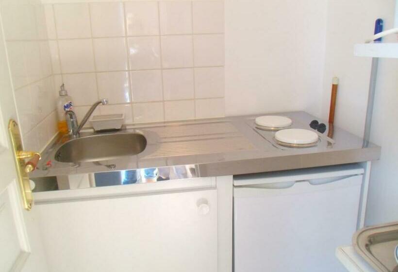 بنسيون L Oiseliere