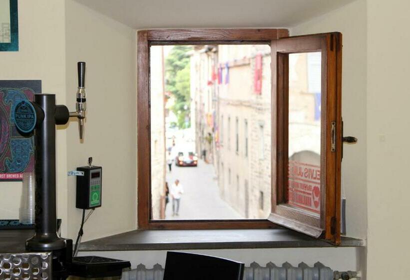 膳宿费 La Sosta Navarra Bed & Beer