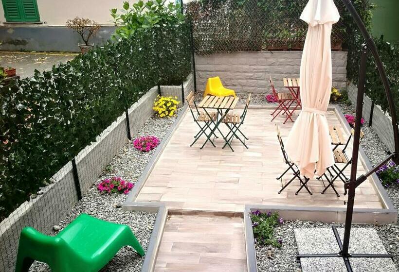 Пансион Pink House Garden