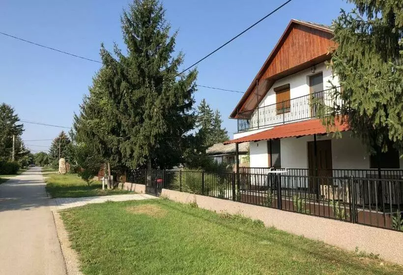 پانسیون Starlight Apartment