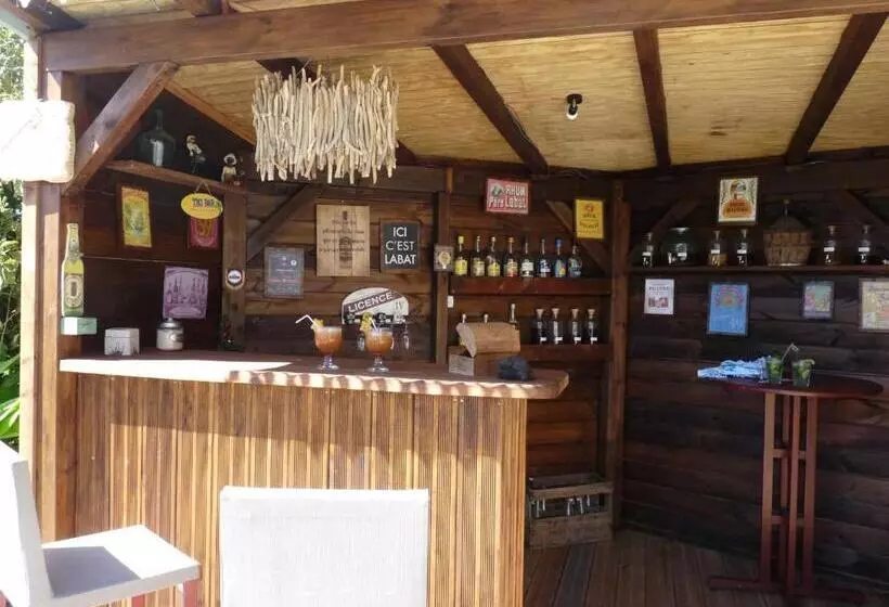 تختخواب و صبحانه Bungalow La Tortue Bleue